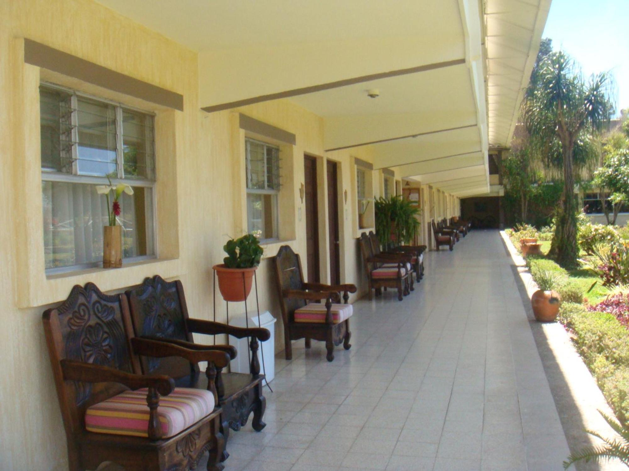 Hotel Y Centro De Convenciones Jardines Del Lago Panajachel Exteriér fotografie